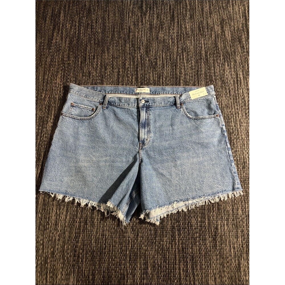 Abercrombie and Fitch Loose Short High Rise Medium Wash Denim 6” Plus Size 22